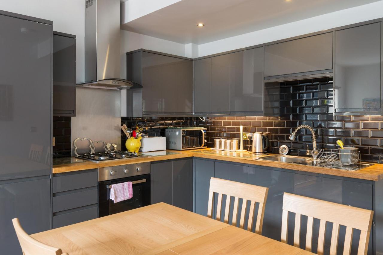 Royal Mile Modern Apartment Edinburgh Exterior foto